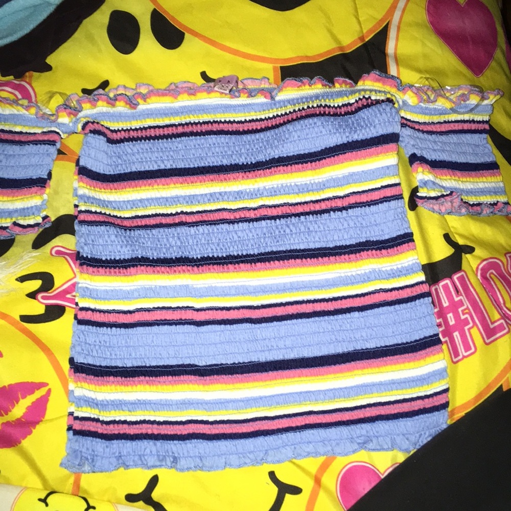 Off the shoulder, crop top.